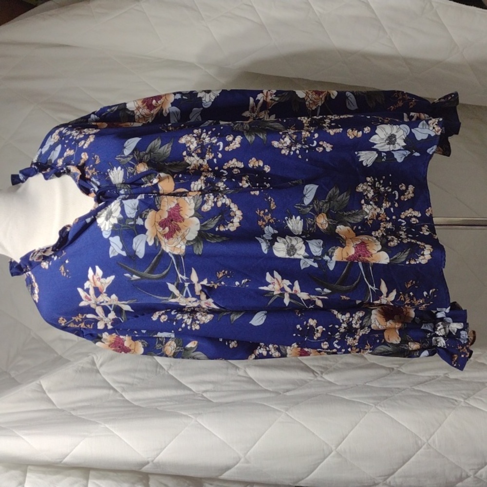 Beautiful floral Shein curve blouse, sz 4X